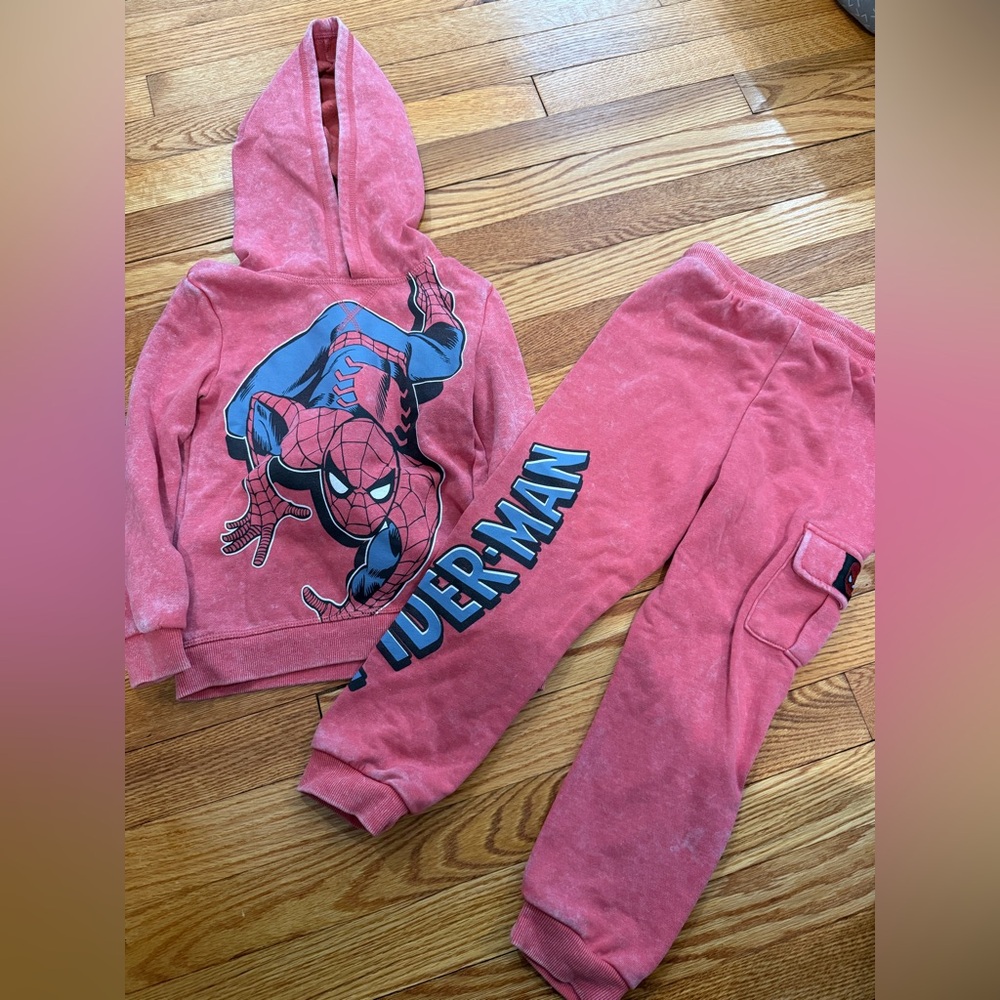 Marvel Spiderman Toddler Boy Sweat Set Size 5T Like New Worn Once